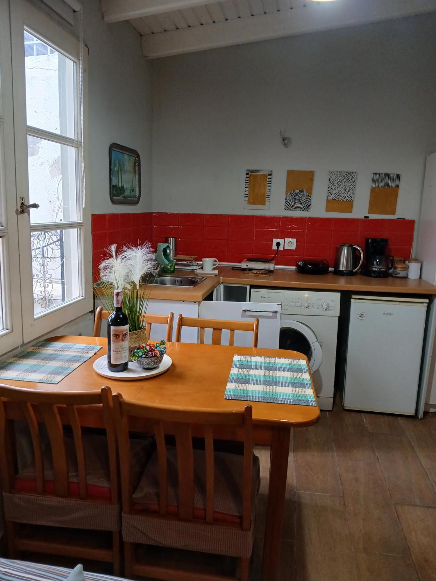 Petra Apartment *